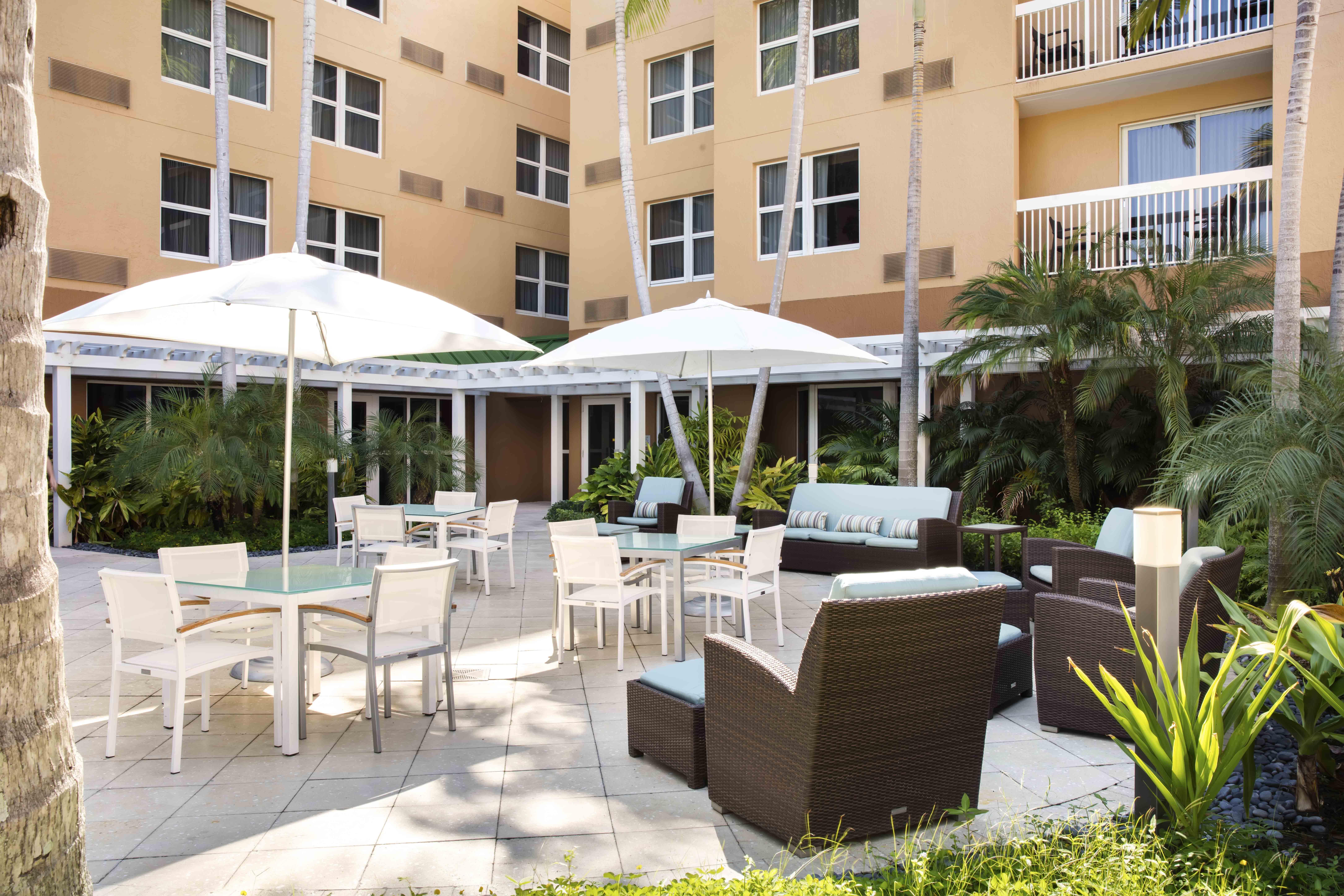 Courtyard By Marriott Miami Aventura Mall Exterior photo